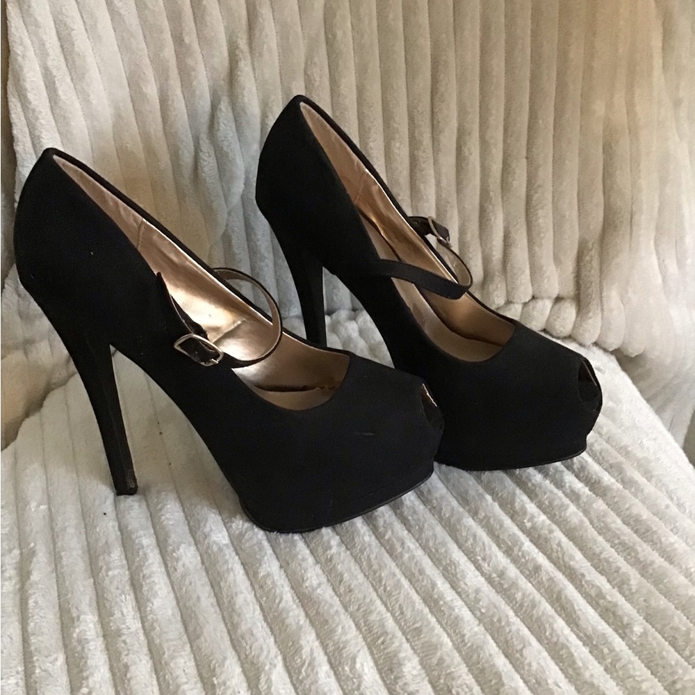 Qupid MaryJane peep toe Platforms